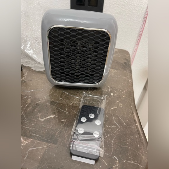 New! Unused! Portable Wall Space Heater (Gray) - Picture 4 of 17